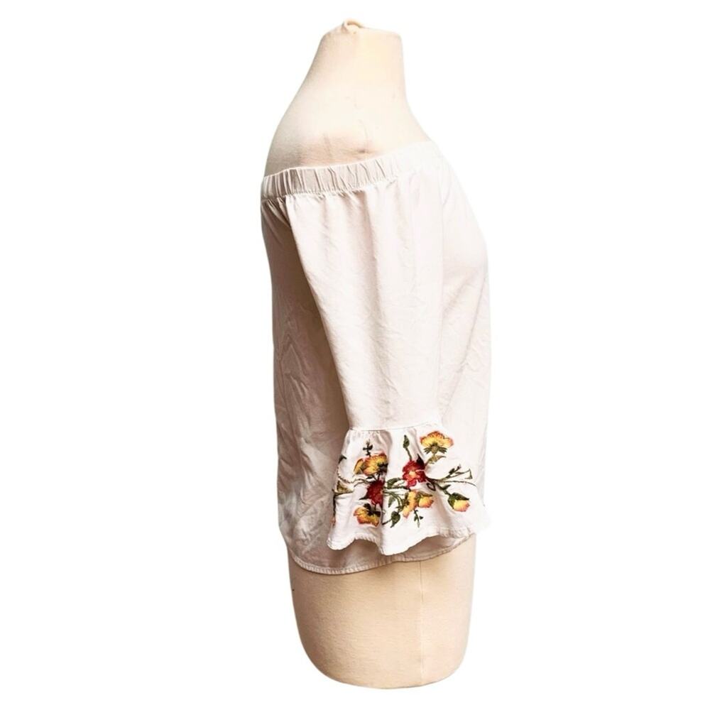 White Off the Shoulder Top - Picture 4 of 12